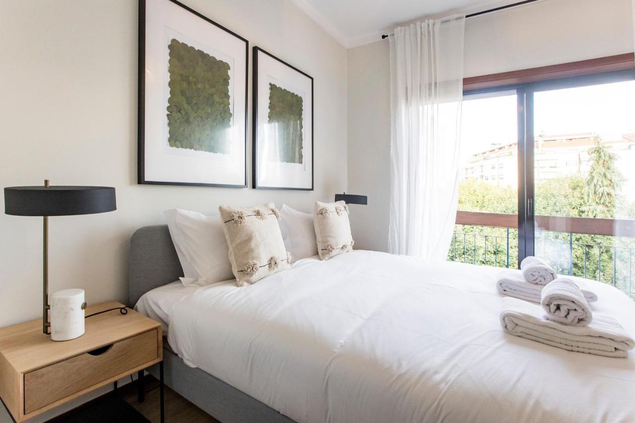 2Br Flat In Bonfim W/ Ac & Balcony By Lovelystay Porto Exteriér fotografie