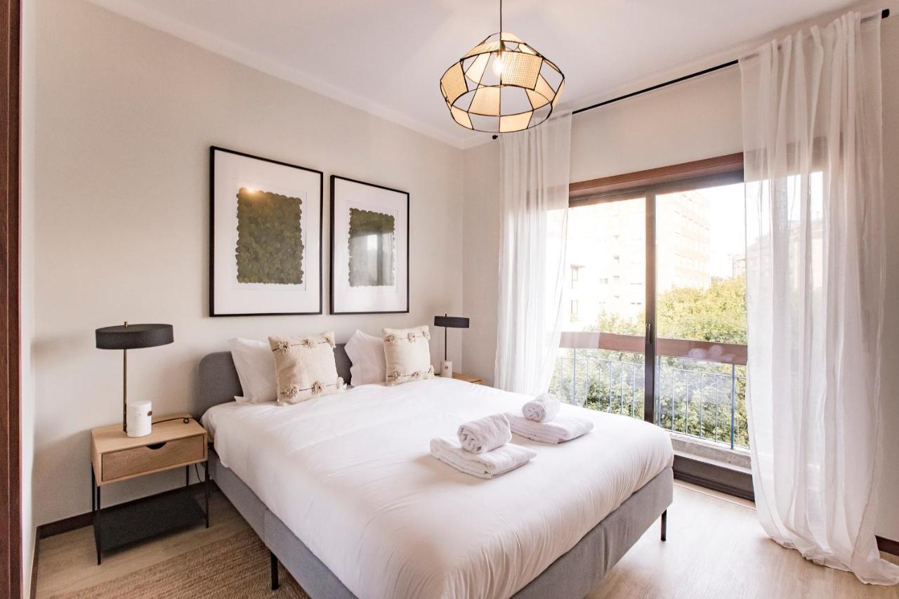 2Br Flat In Bonfim W/ Ac & Balcony By Lovelystay Porto Exteriér fotografie