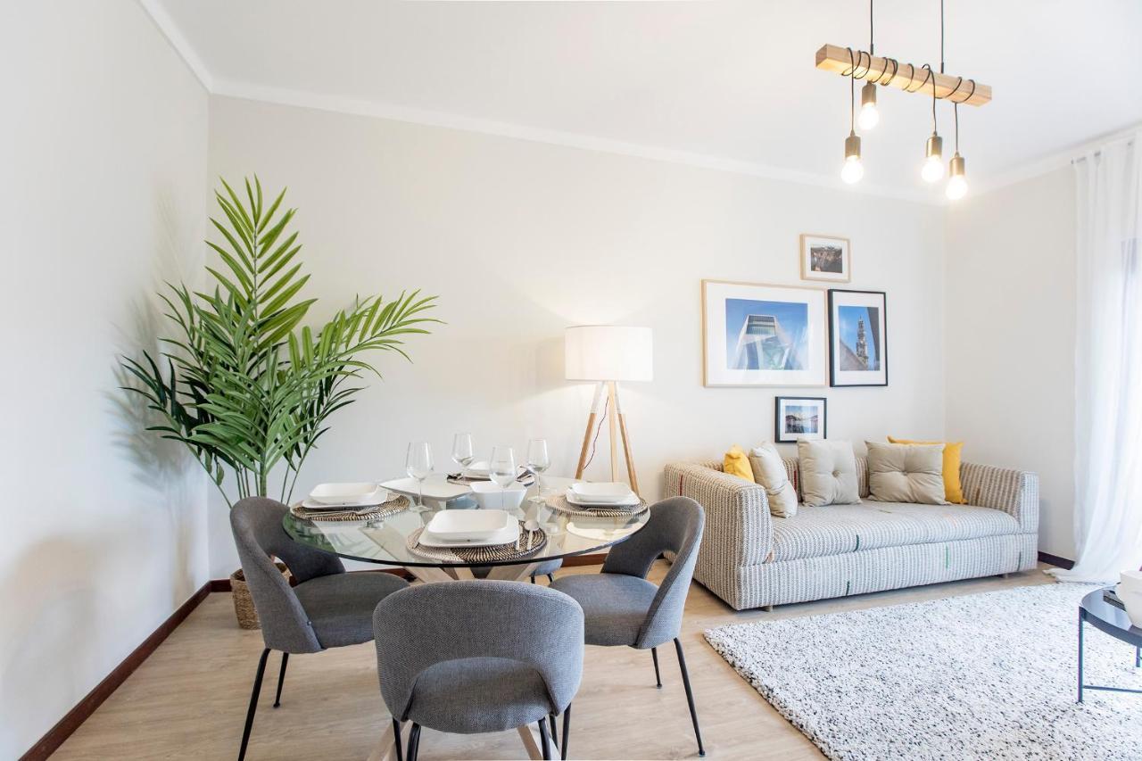 2Br Flat In Bonfim W/ Ac & Balcony By Lovelystay Porto Exteriér fotografie